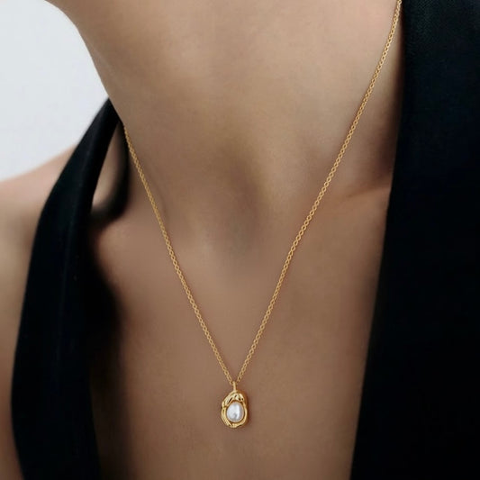 Isla Necklace