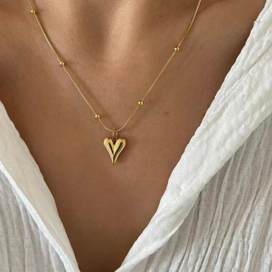 Amour Pendant Necklace