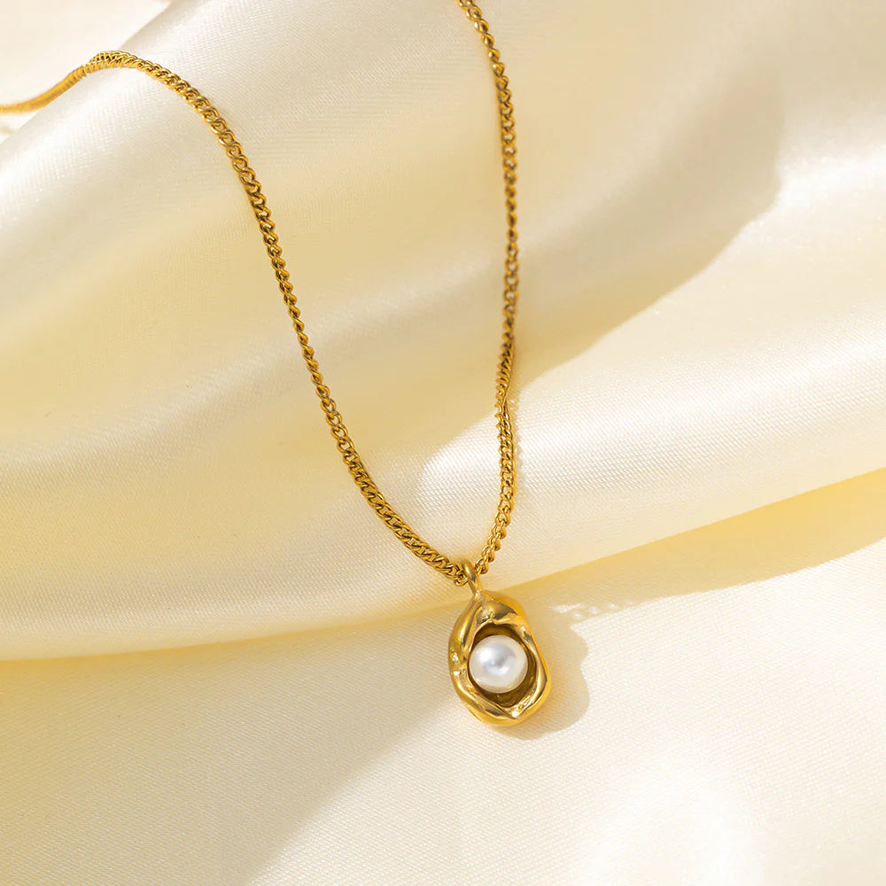 Isla Necklace